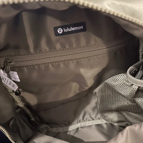 City Adventurer Backpack Mini - Picture 4 of 15